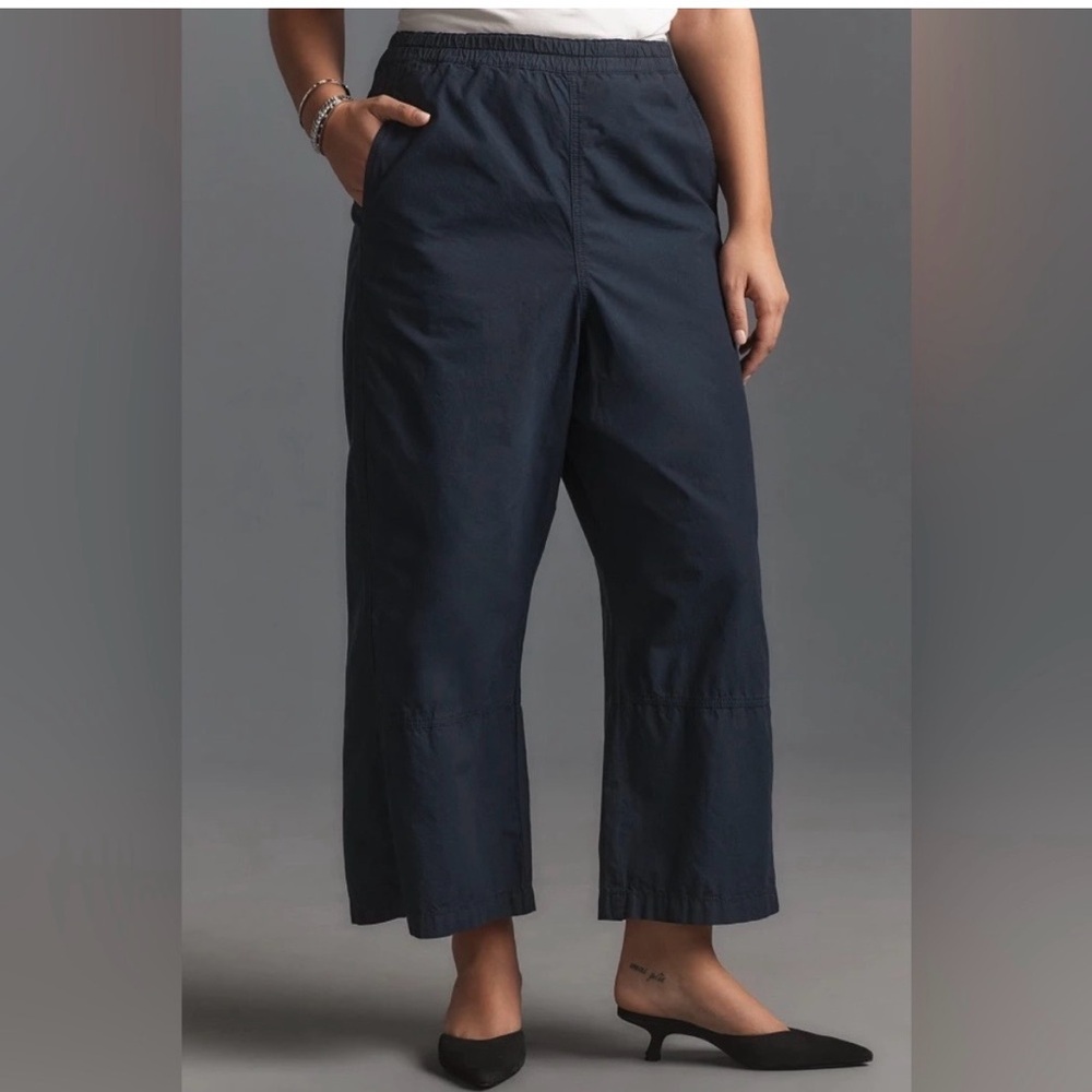 NWOT Anthropologie Navy Cropped Pants
